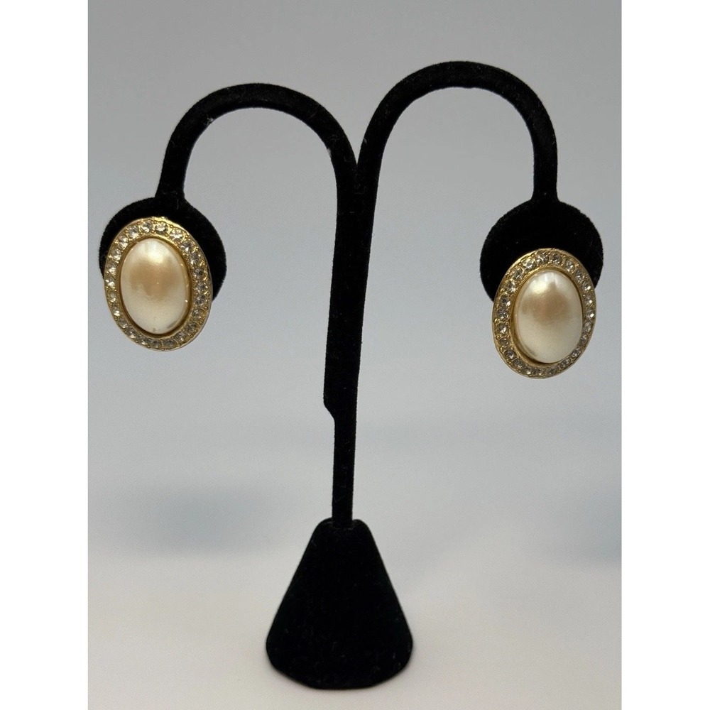 Vintage‎ Gold Tone Faux Pearl Rhinestone Halo Oval Clip On Earrings